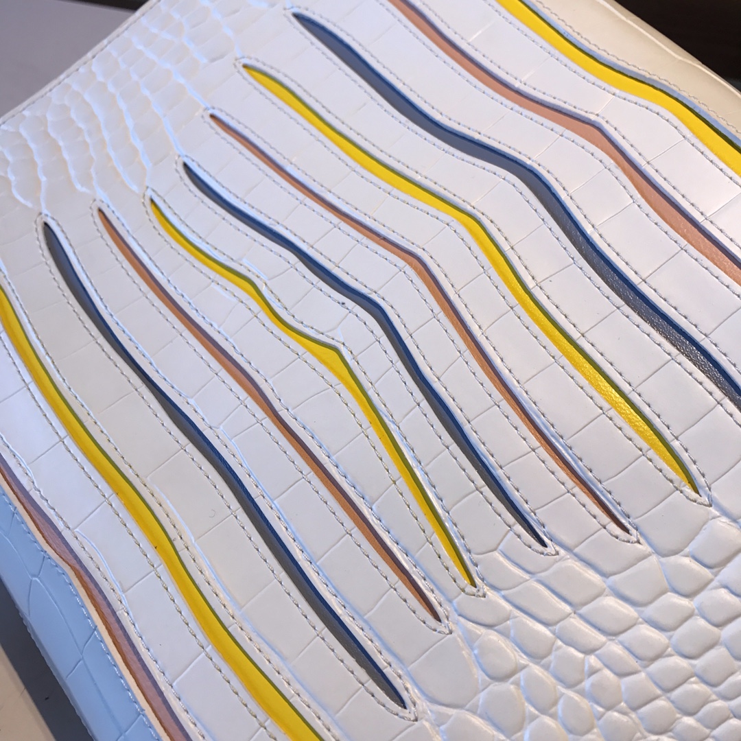 델보 브리앙 MM 크로커다일 토트백 화이트